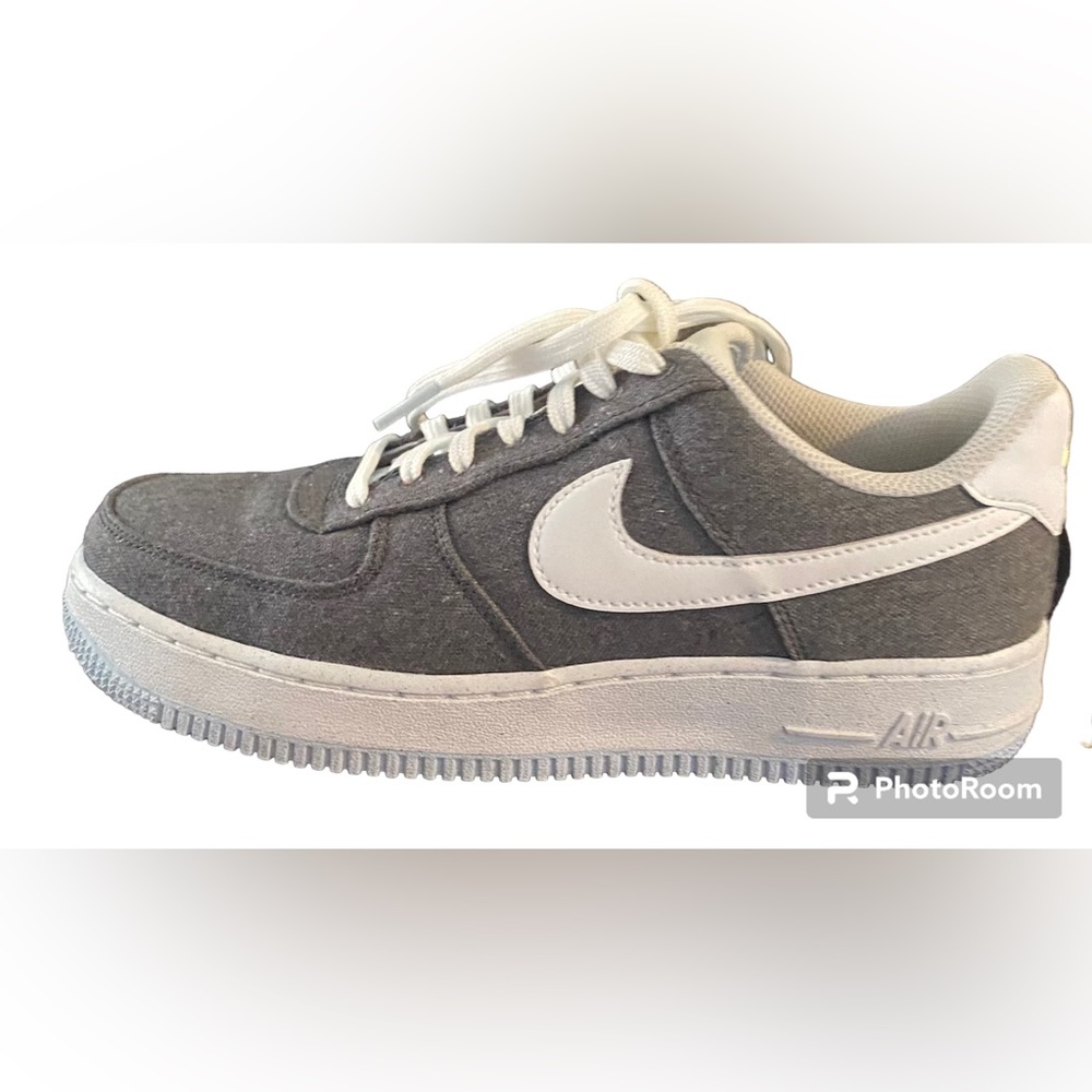Nike Air Force 1 Low
Recycled Canvas